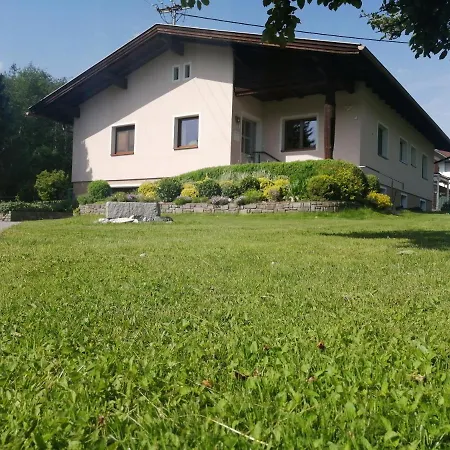 Semesterbostad Apartmenthaus Paradise *